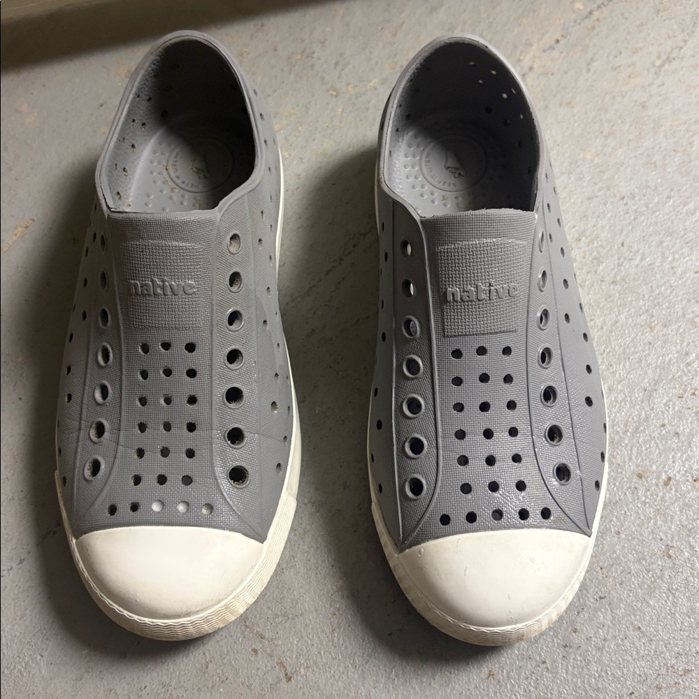 Native size 13 kids unisex gently worn